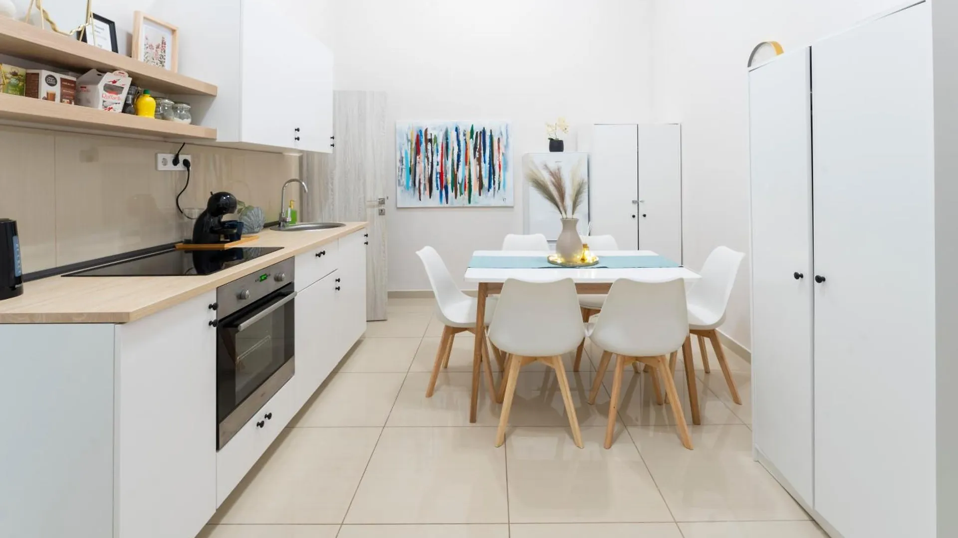 Teljes Loftlakas, Budapest Apartment