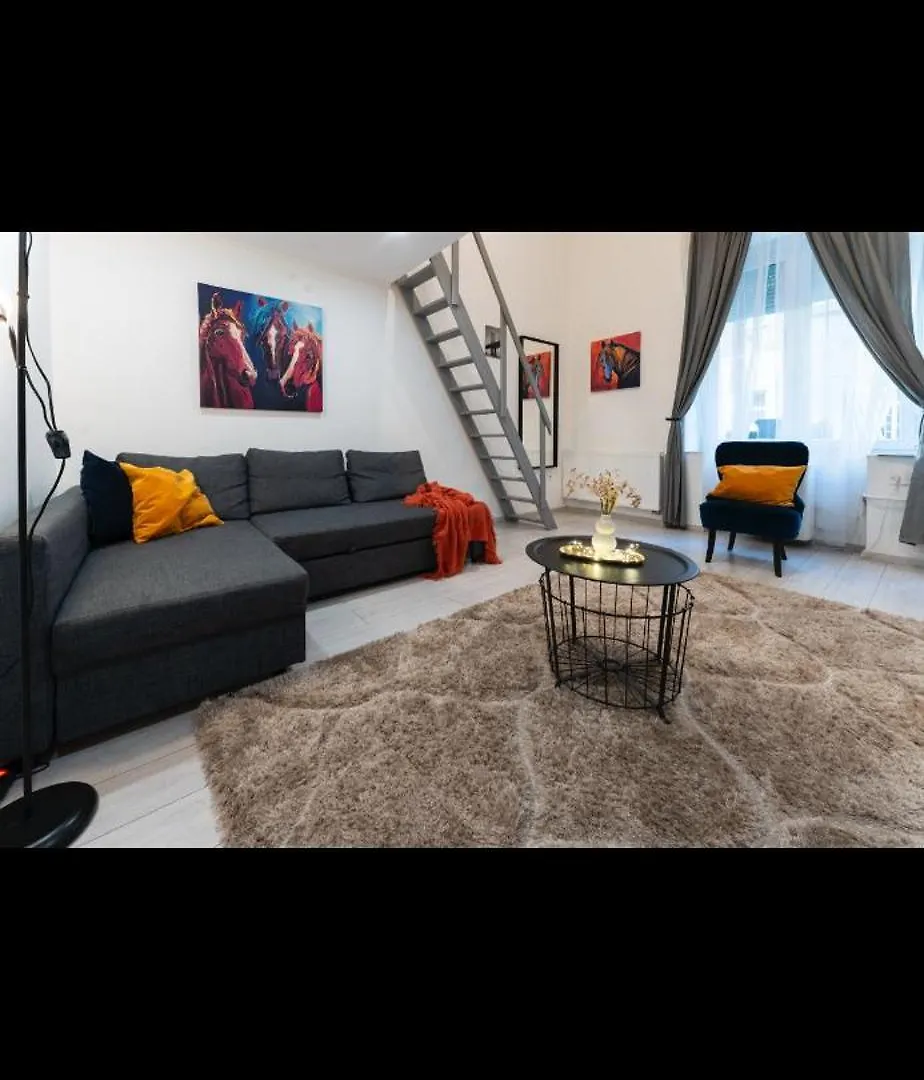 Apartment Teljes Loftlakas, Budapest